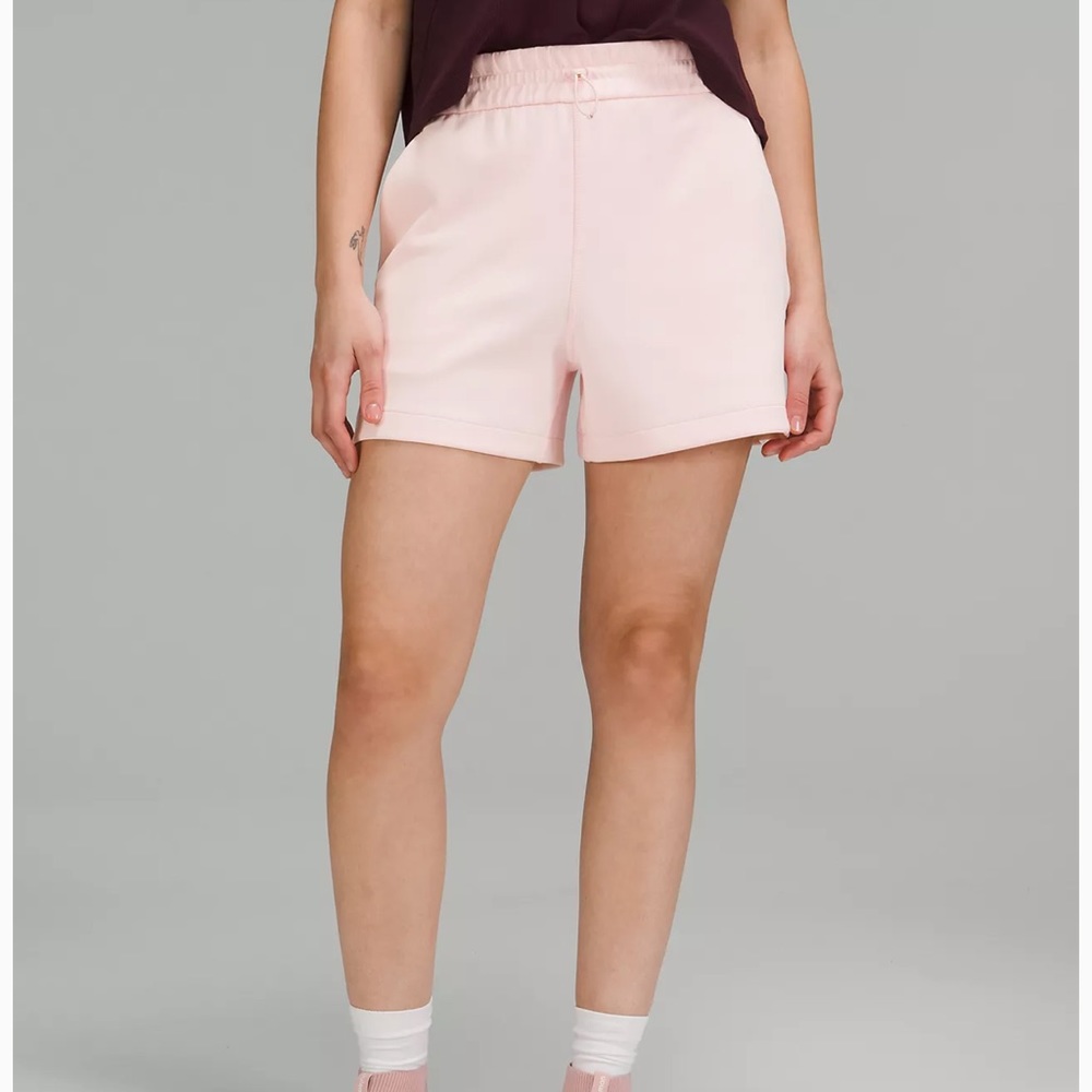 Lululemon Softstreme High-Rise Short 4" Strawberry Milkshake